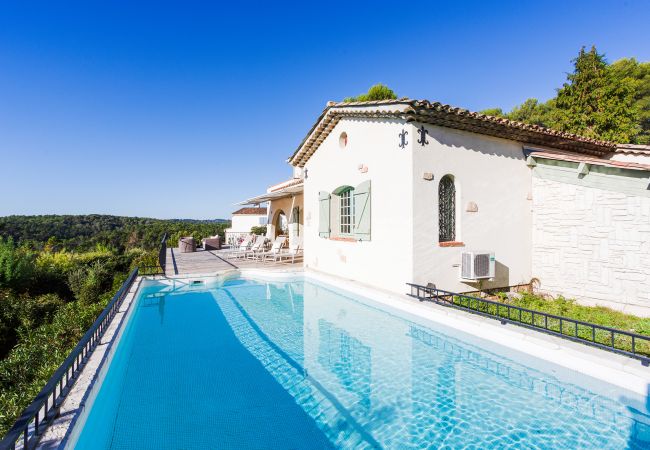 Villa à Roquefort-les-Pins - Villa Les Feuillets  VI4250 by Riviera Holiday Hom
