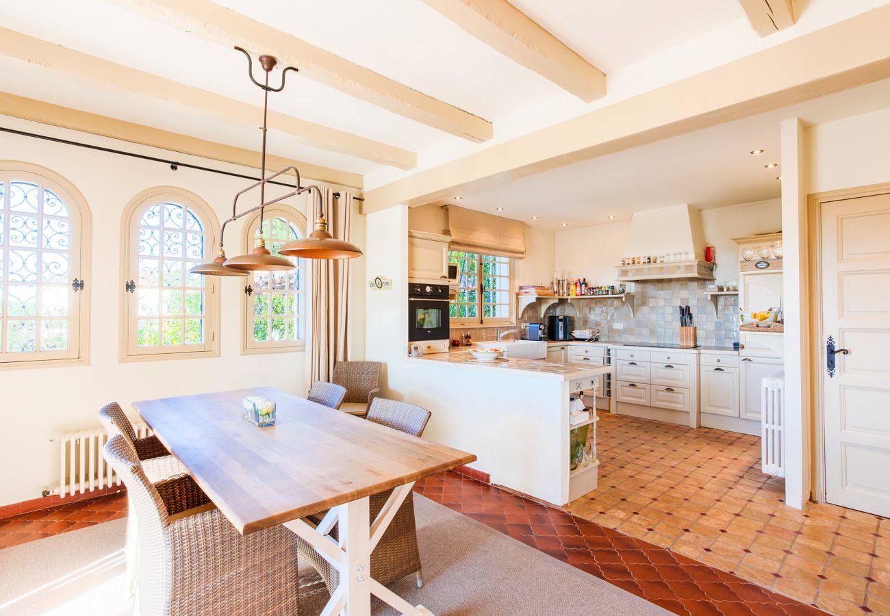 Villa à Roquefort-les-Pins - Villa Les Feuillets  VI4250 by Riviera Holiday Hom