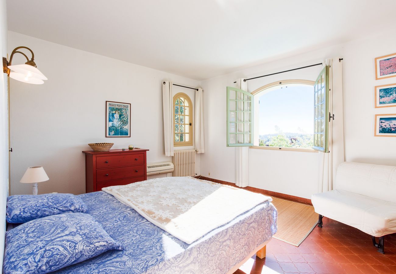 Villa à Roquefort-les-Pins - Villa Les Feuillets  VI4250 by Riviera Holiday Hom