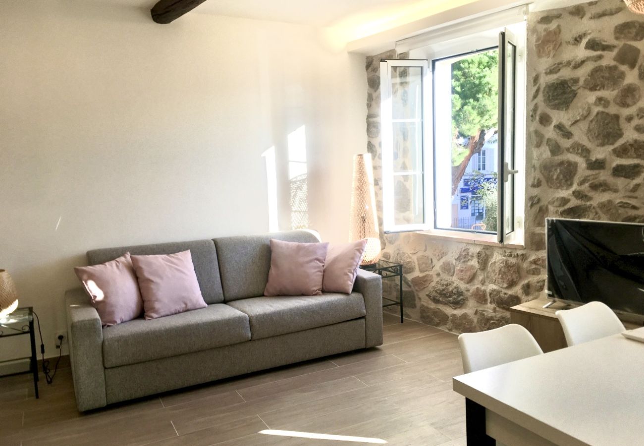 Appartement à Cannes - Suquet 3 pièces  /MAS1414