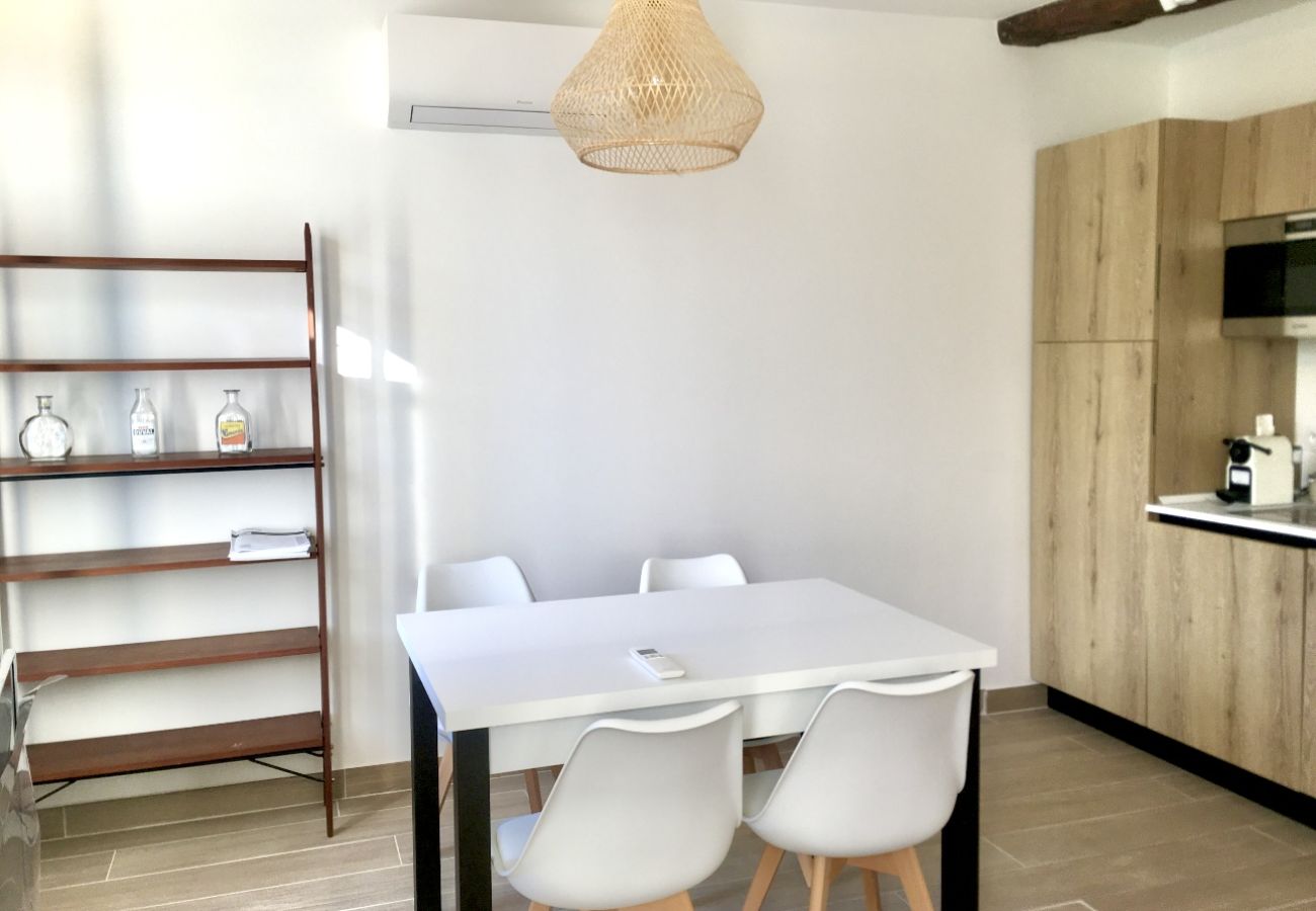 Appartement à Cannes - Suquet 3 pièces  /MAS1414