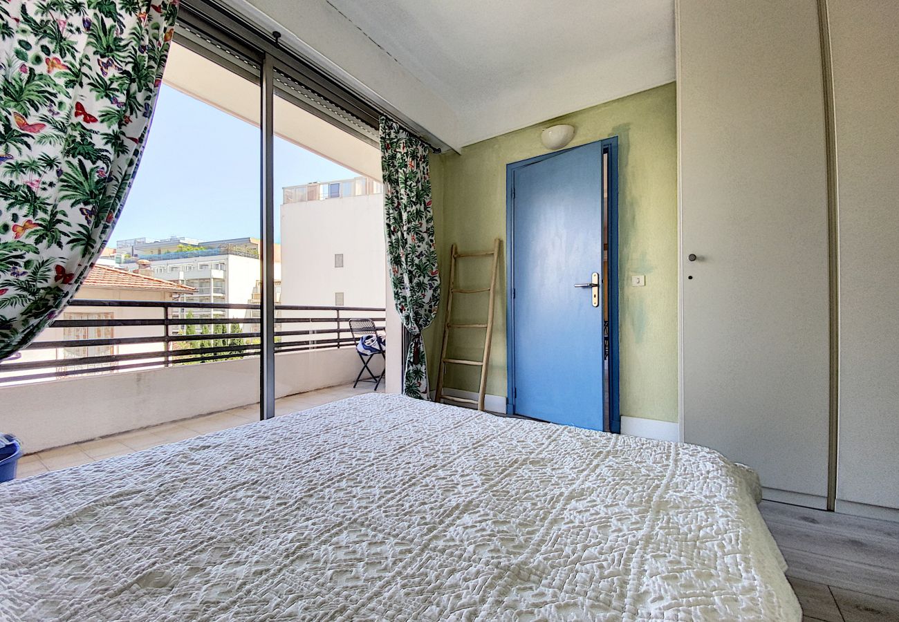 Appartement à Cannes - LAC2141 Appartement de charme face Croisette