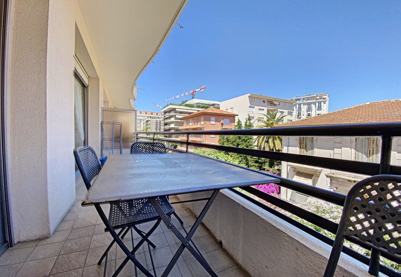 Appartement à Cannes - LAC2141 Appartement de charme face Croisette