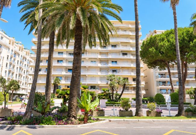 Appartement à Cannes - MES1112 Appartement immeuble sur Croisette