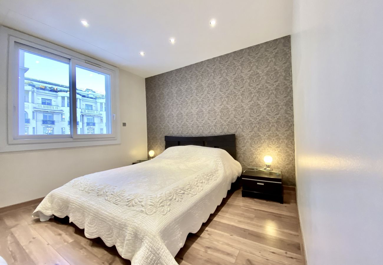 Appartement à Cannes - MES1112 Appartement immeuble sur Croisette