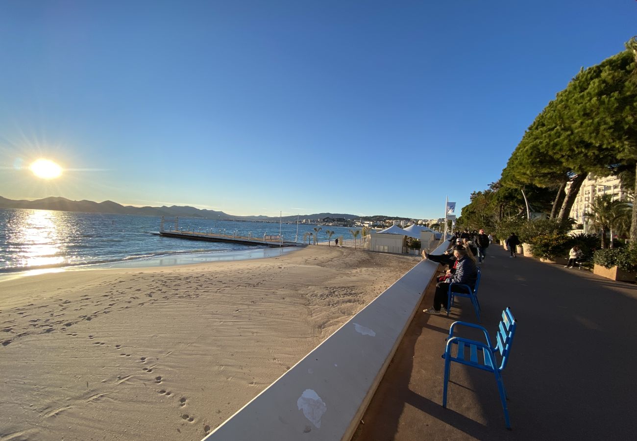 Appartement à Cannes - MES1112 Appartement immeuble sur Croisette