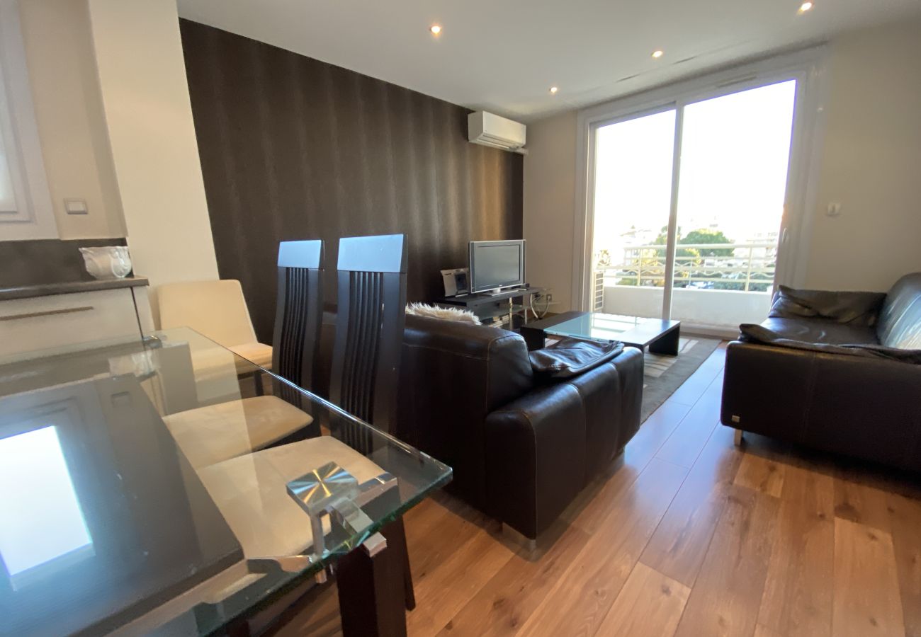 Appartement à Cannes - MES1112 Appartement immeuble sur Croisette