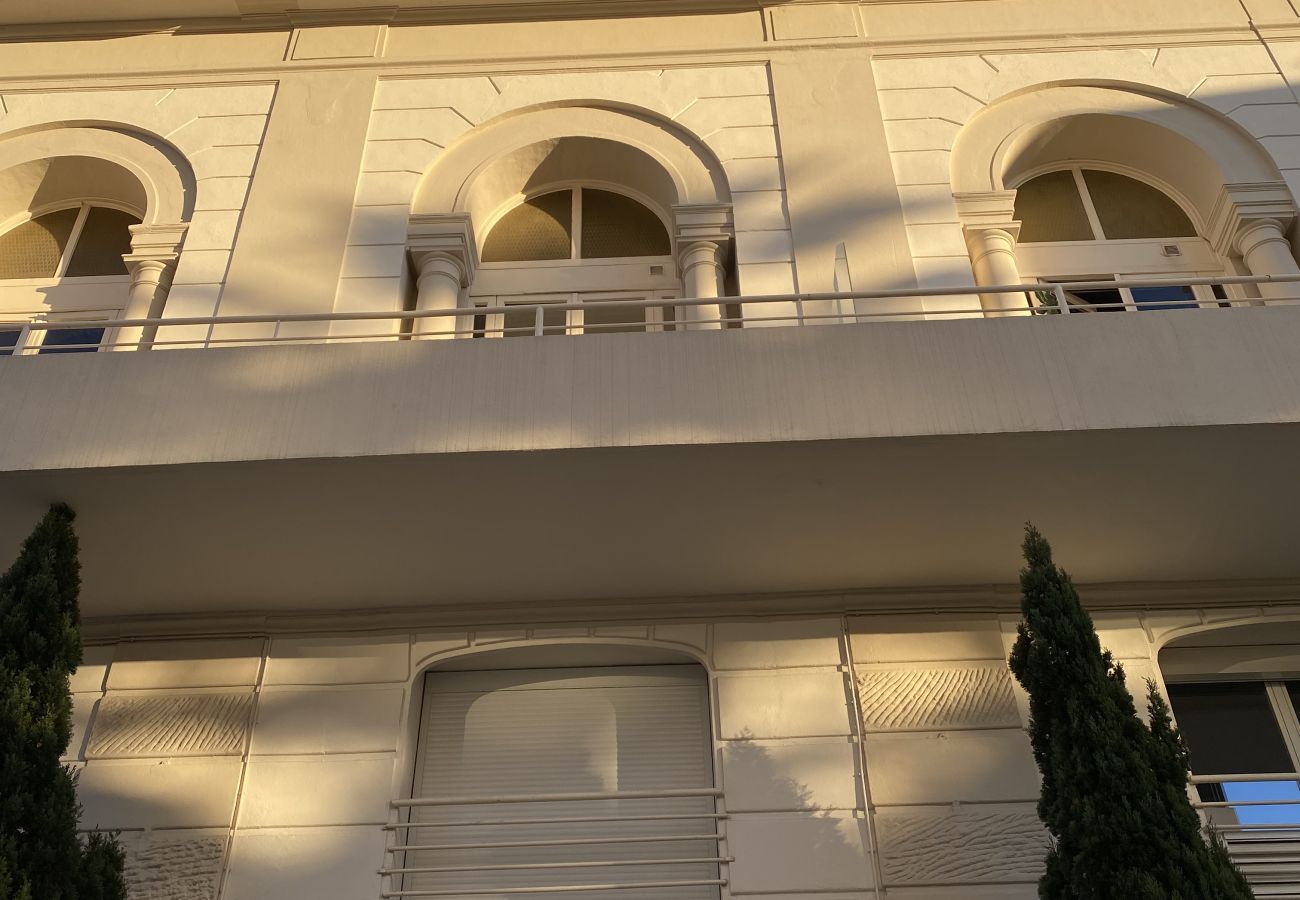 Appartement à Cannes - FON5581 / 2 pieces Terrasse Vue Mer/ GALLIA