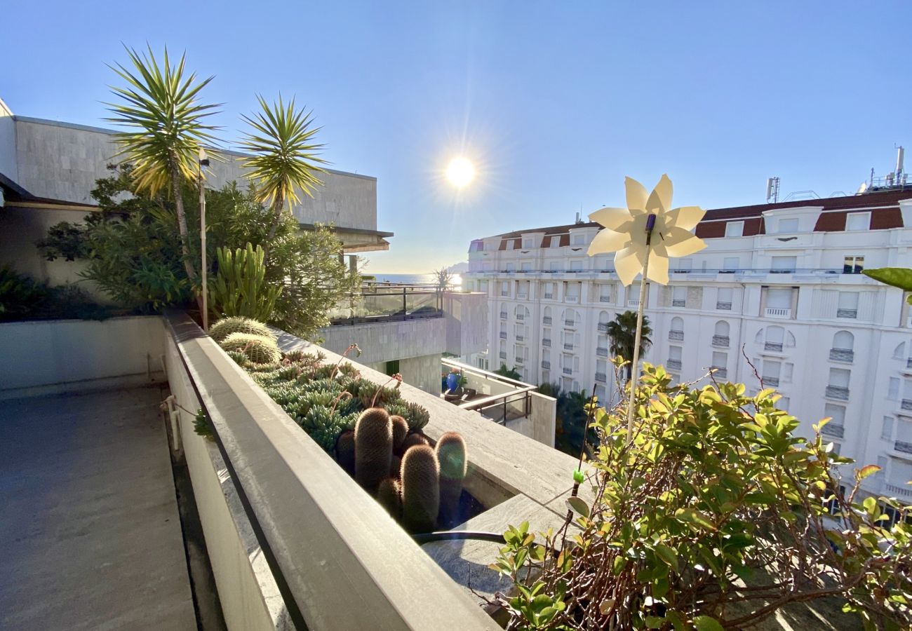 Appartement à Cannes - MAN528 2 pièces terrasse vue mer