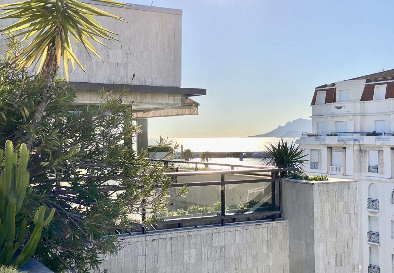 Appartement à Cannes - MAN528 2 pièces terrasse vue mer