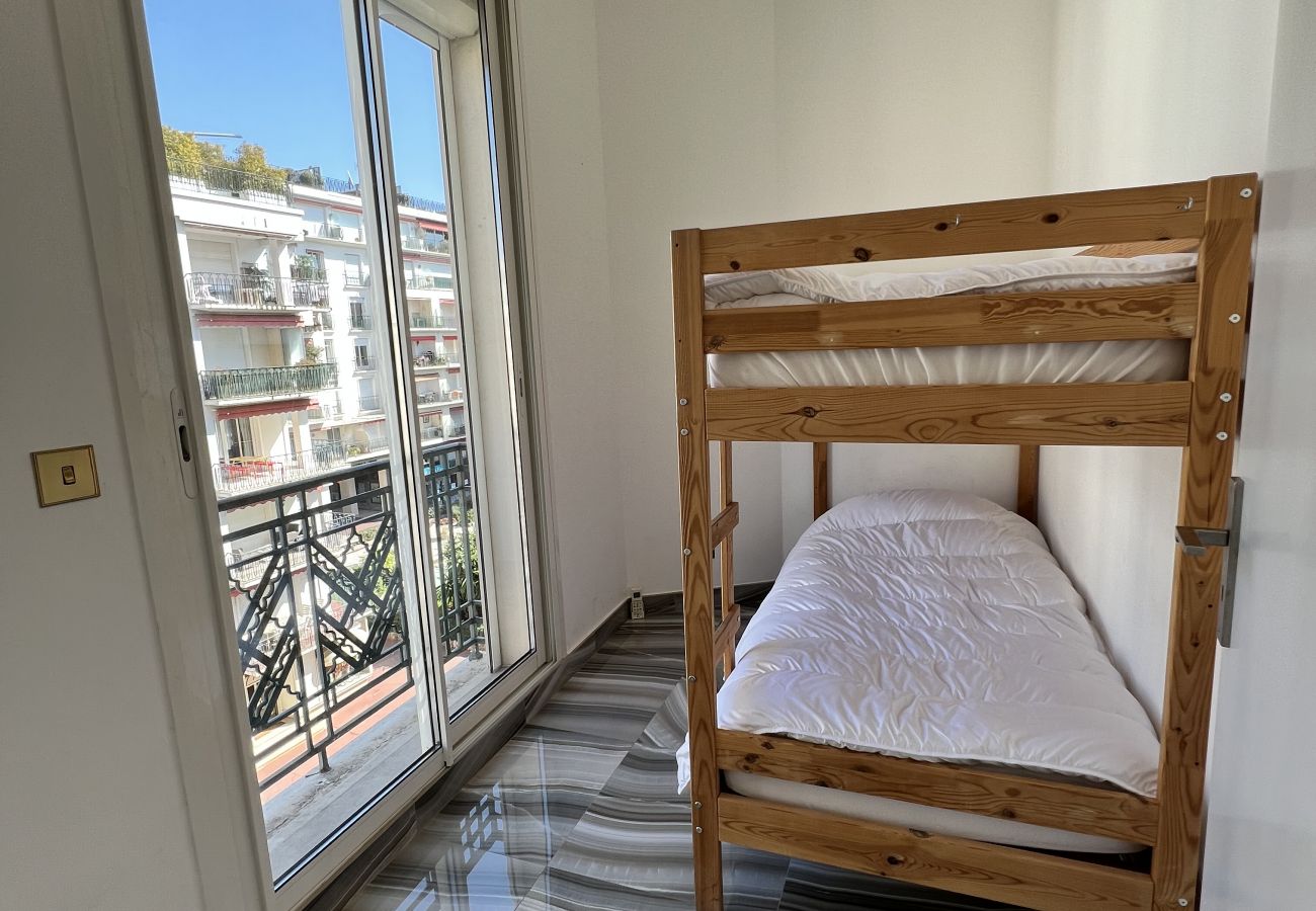 Appartement à Cannes - FON3 / Exceptionnel 5 pièces vue mer