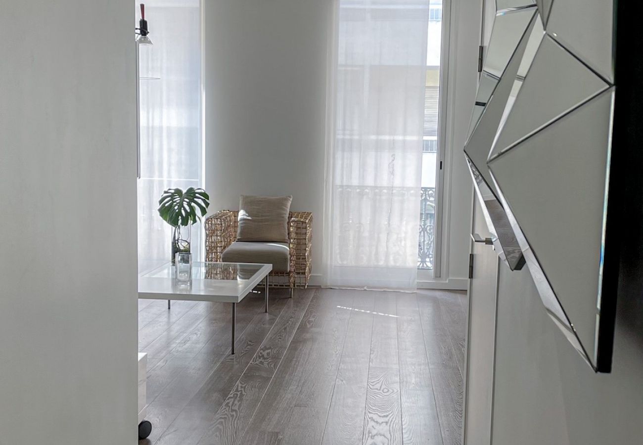 Appartement à Cannes - ARU117 / Remarquable 3 pièces central