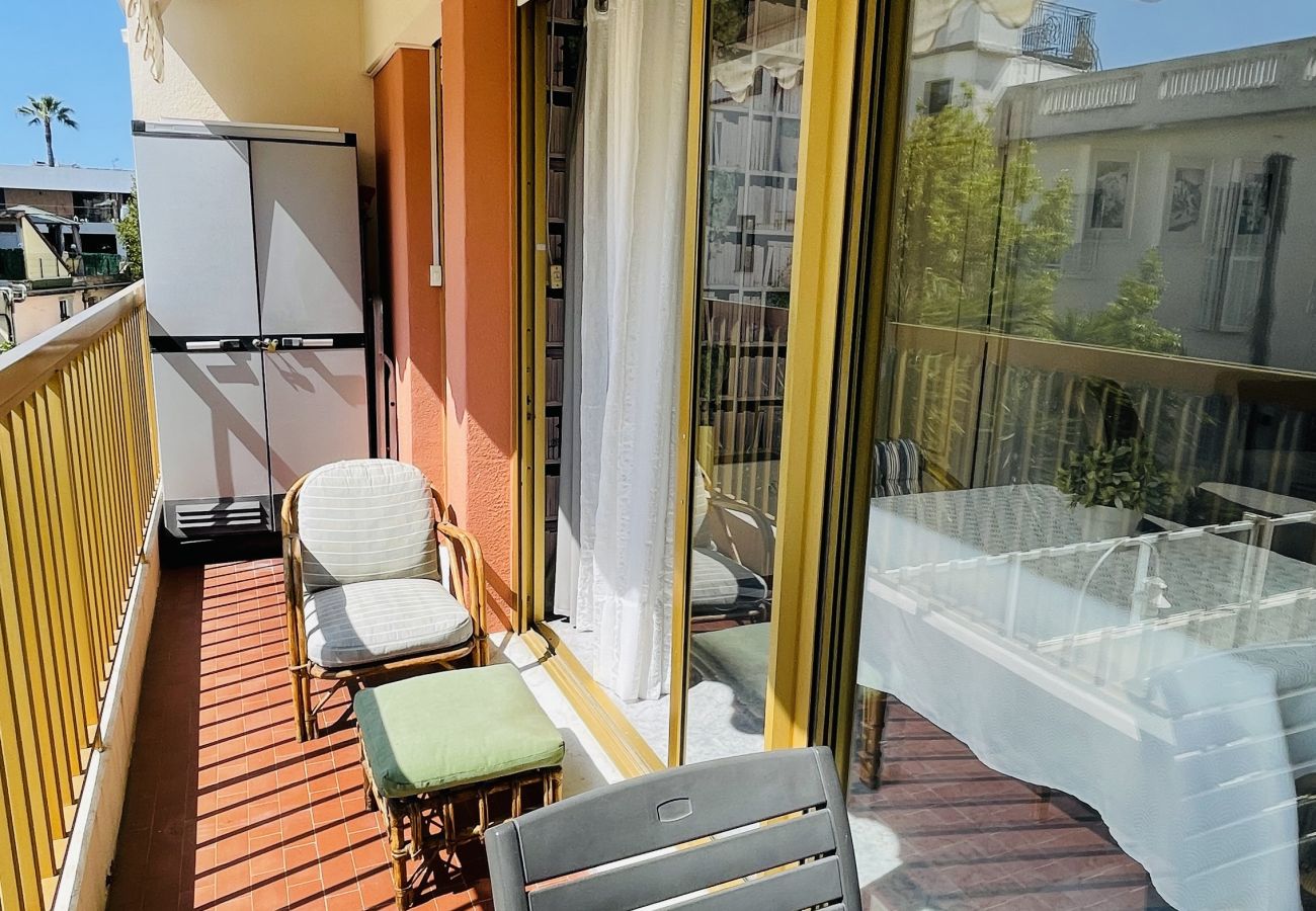 Studio à Cannes - HUC17 Beau studio bien équipé