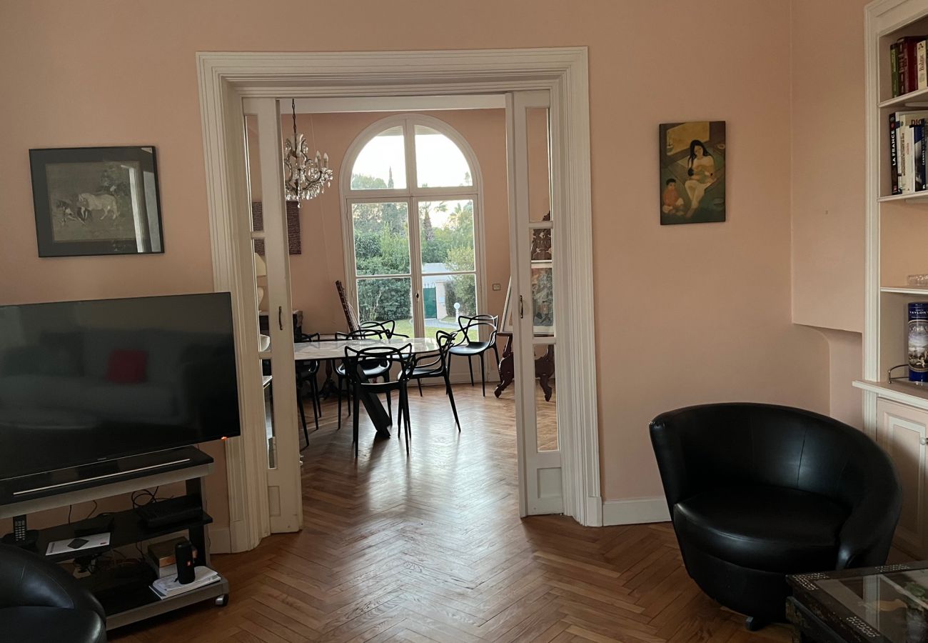 villa de luxe Cannes salon spacieux et lumineux