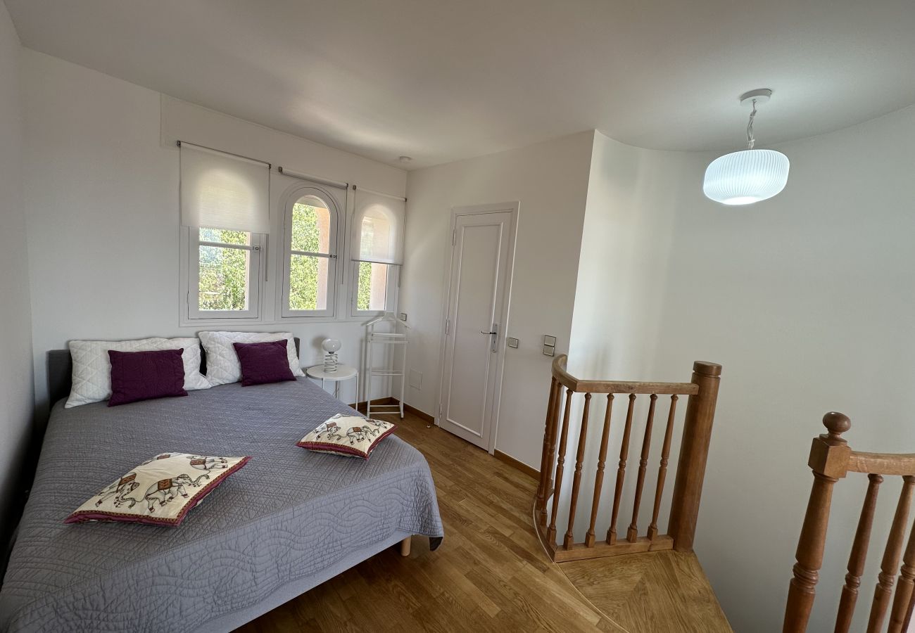 chambres à coucher spacieuses et lumineuses