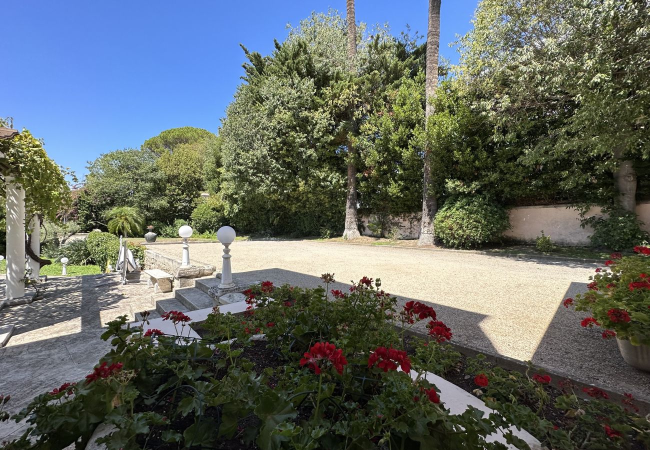 location villa Côte d’Azur jardin arboré et paisible