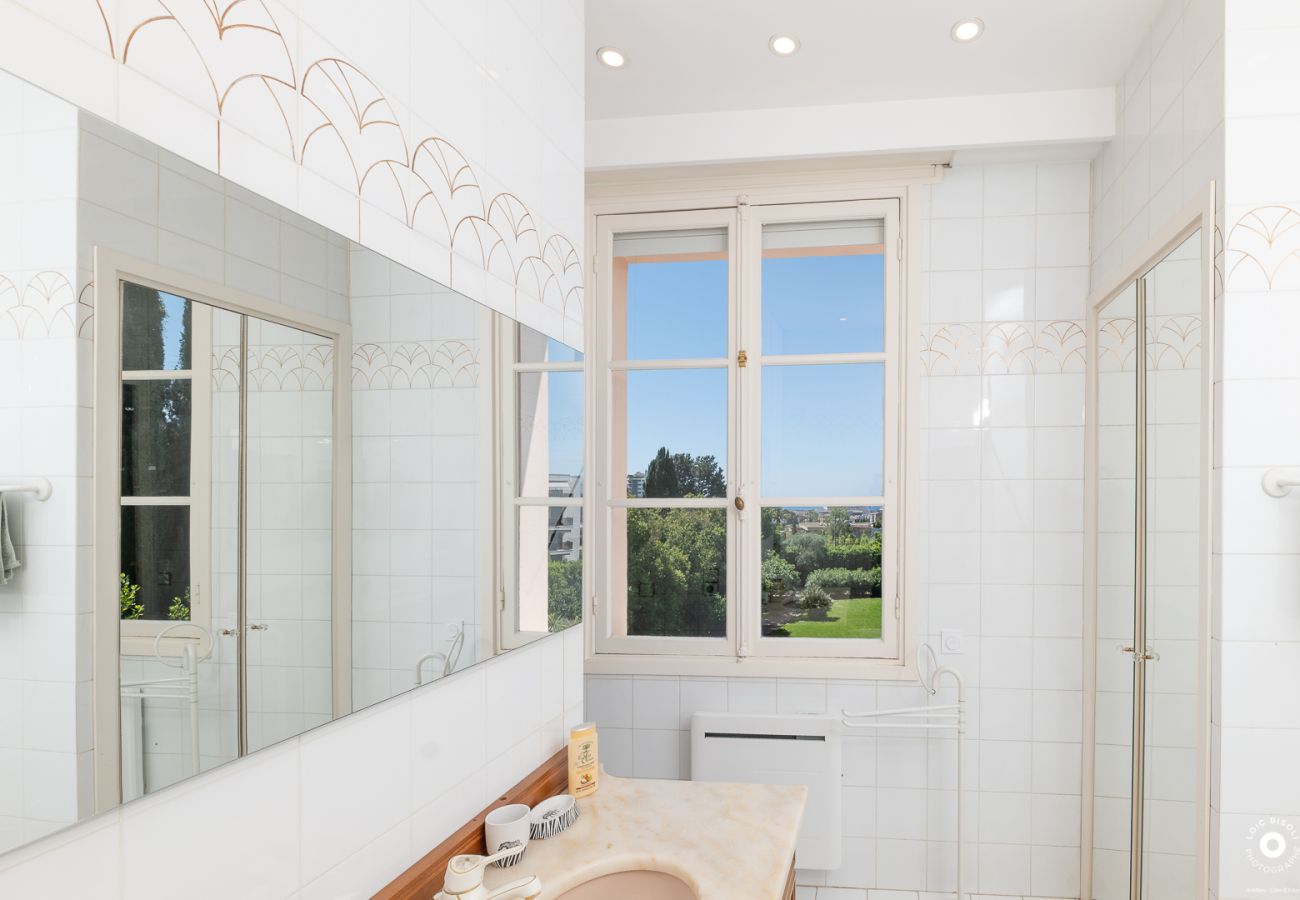 salles de bain modernes et élégantes