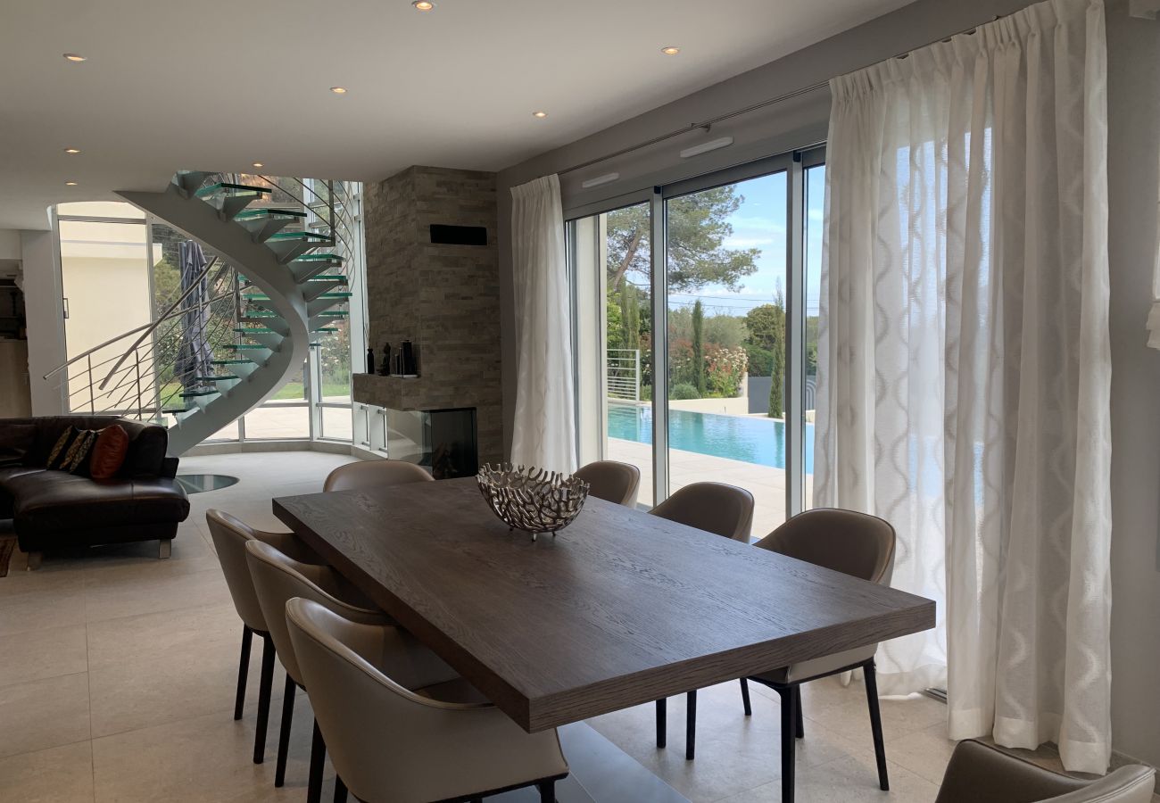 Villa à Antibes - Villa Exceptionnelle 7 chambres 7 sdb / CHARLESTON