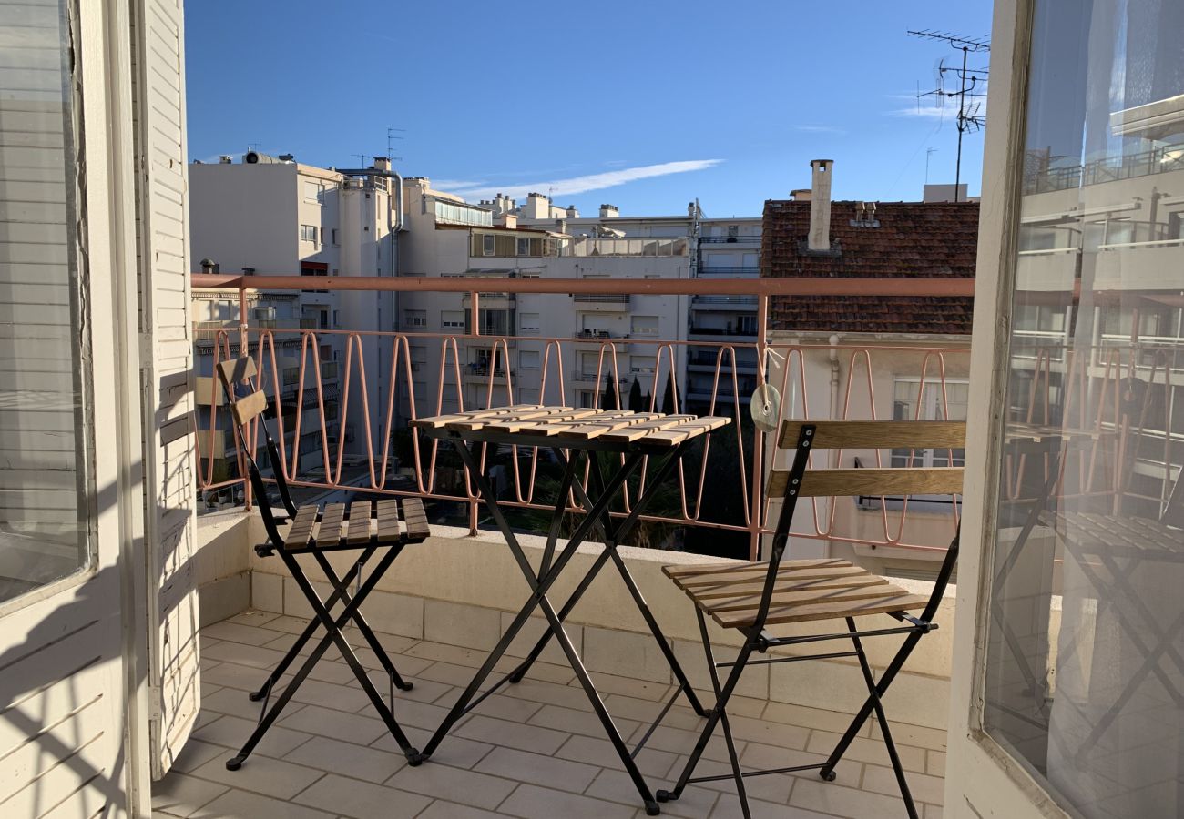 Appartement à Cannes - SIM1283 Proche mer apt familial