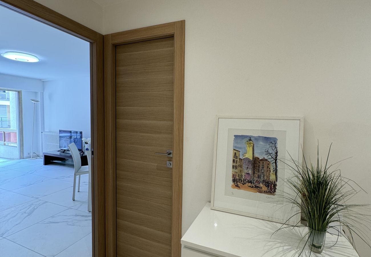 Appartement à Cannes - PHIL / Grand deux chambres terrasse 200m plage