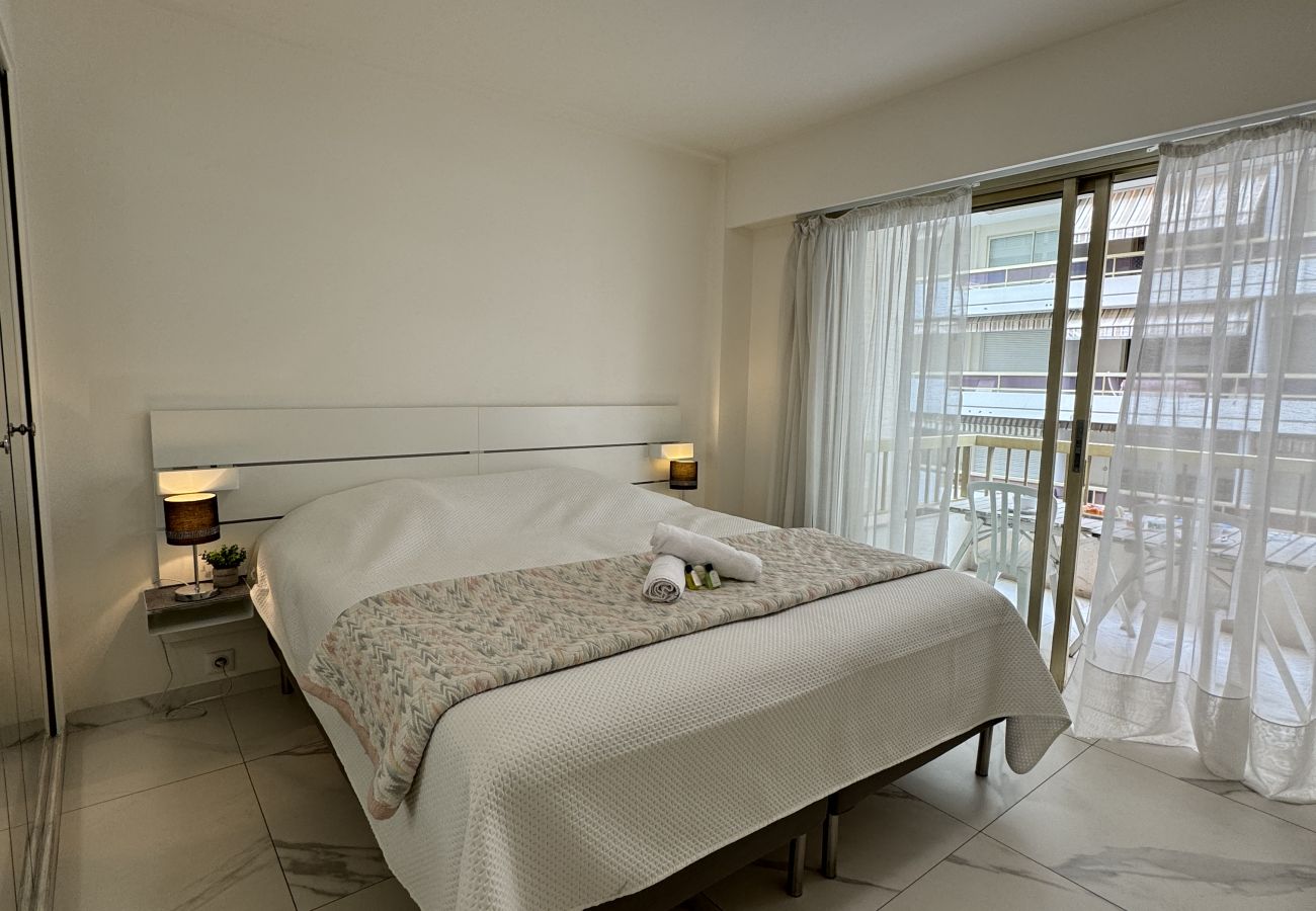 Appartement à Cannes - PHIL / Grand deux chambres terrasse 200m plage