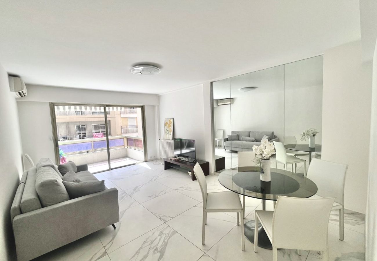 Appartement à Cannes - PHIL / Grand deux chambres terrasse 200m plage