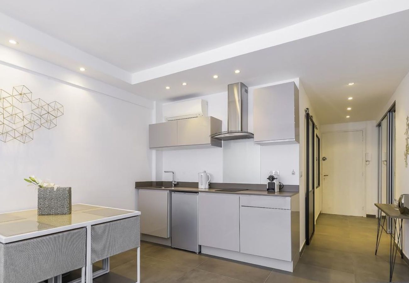 Appartement à Cannes - sk CIO1899 / Superbe T2 lumineux dans le centre