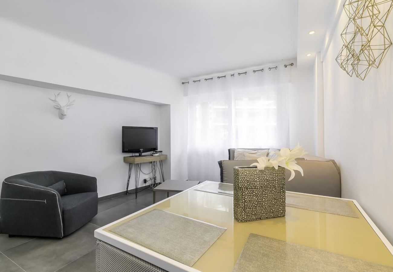 Appartement à Cannes - sk CIO1899 / Superbe T2 lumineux dans le centre