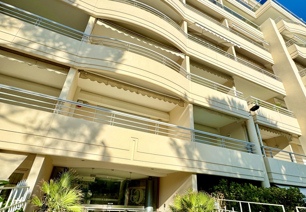 Appartement à Cannes - GOLDEN / 2 pièces proche mer