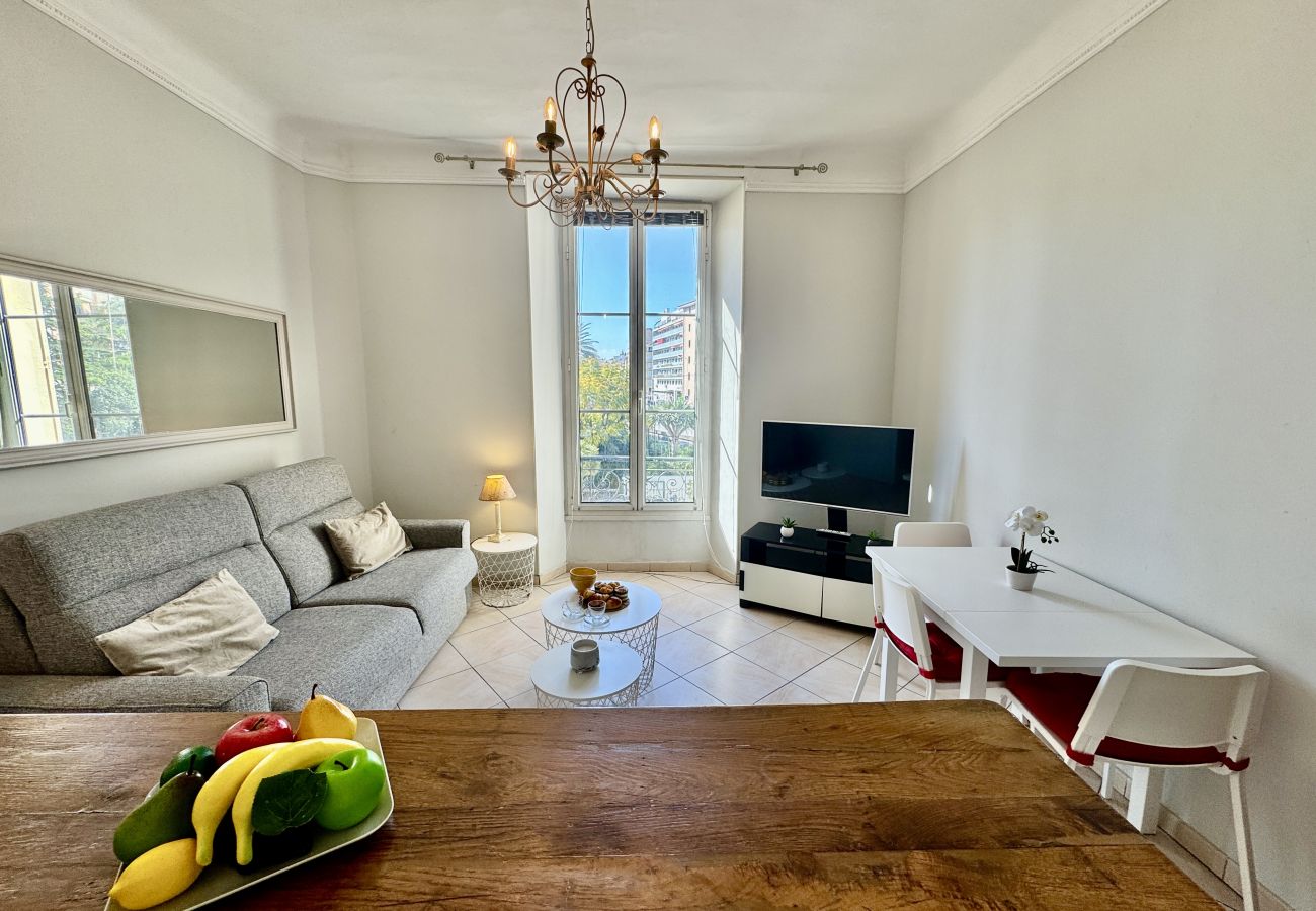 Salon lumineux et moderne