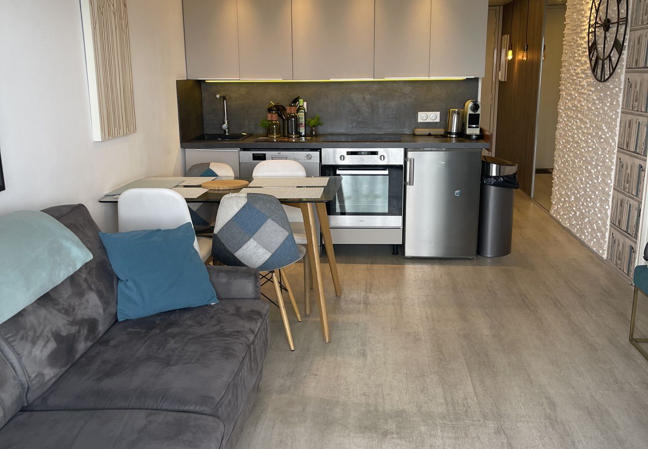 Appartement à Cannes-la-Bocca - Cannes Beach résidence / Vue mer piscine