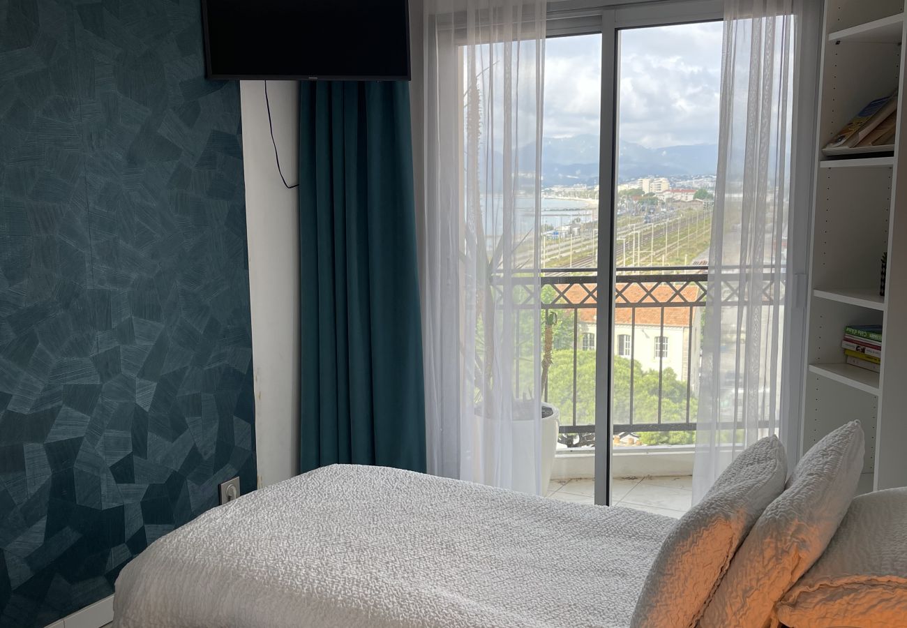 Appartement à Cannes-la-Bocca - Cannes Beach résidence / Vue mer piscine