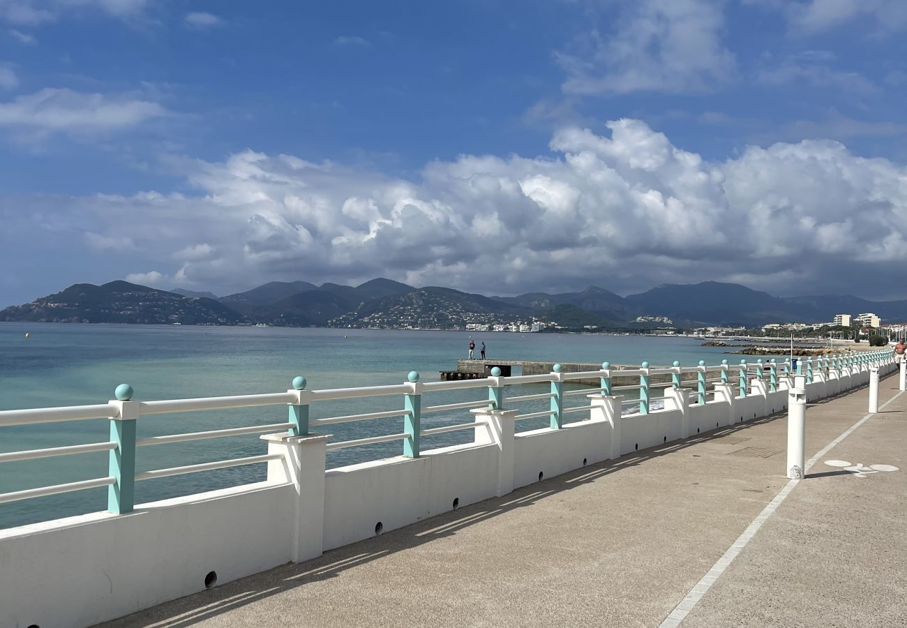 Appartement à Cannes-la-Bocca - Cannes Beach résidence / Vue mer piscine