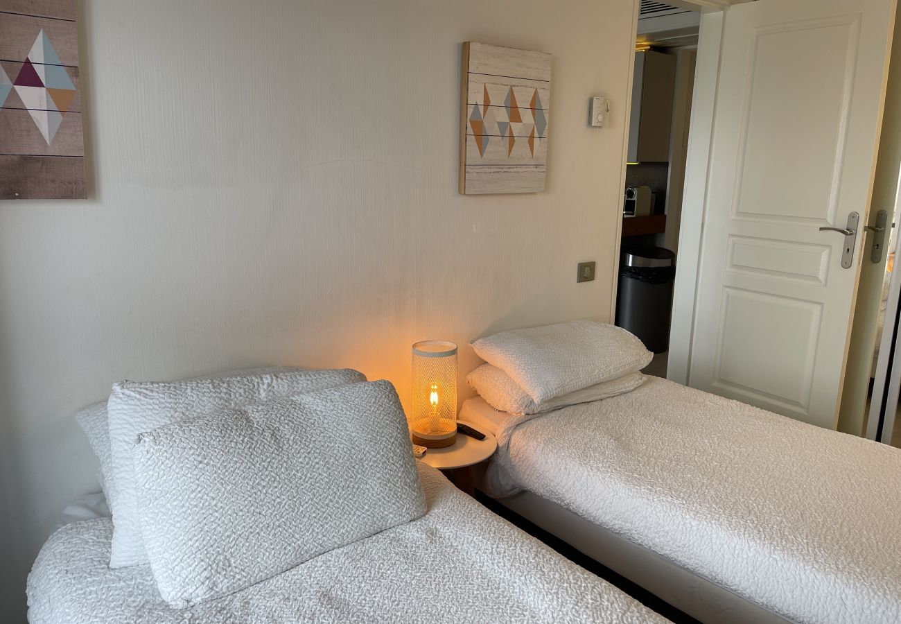 Appartement à Cannes-la-Bocca - Cannes Beach résidence / Vue mer piscine