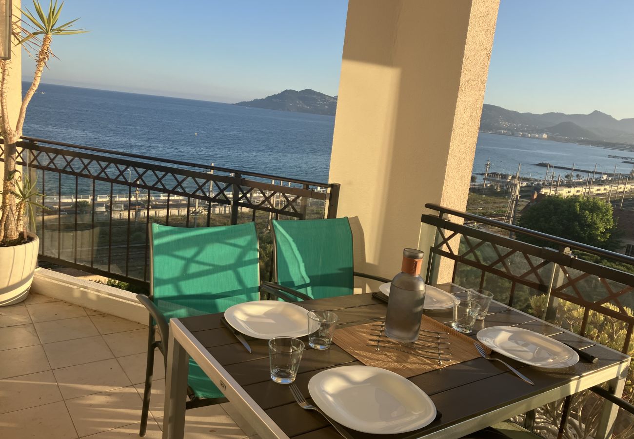 Appartement à Cannes-la-Bocca - Cannes Beach résidence / Vue mer piscine