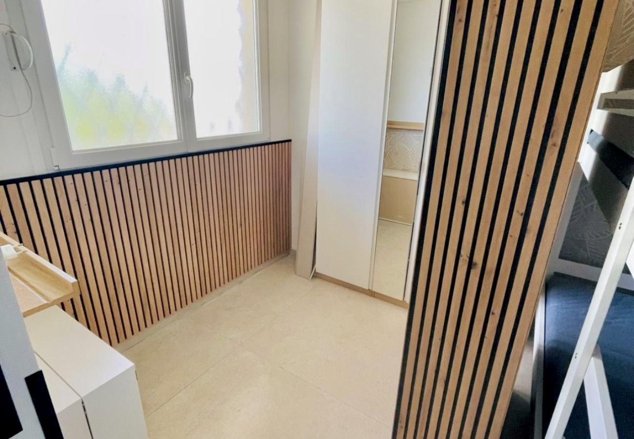 Appartement à Cannes - 2 pièces terrasse proche mer / Les Mouettes