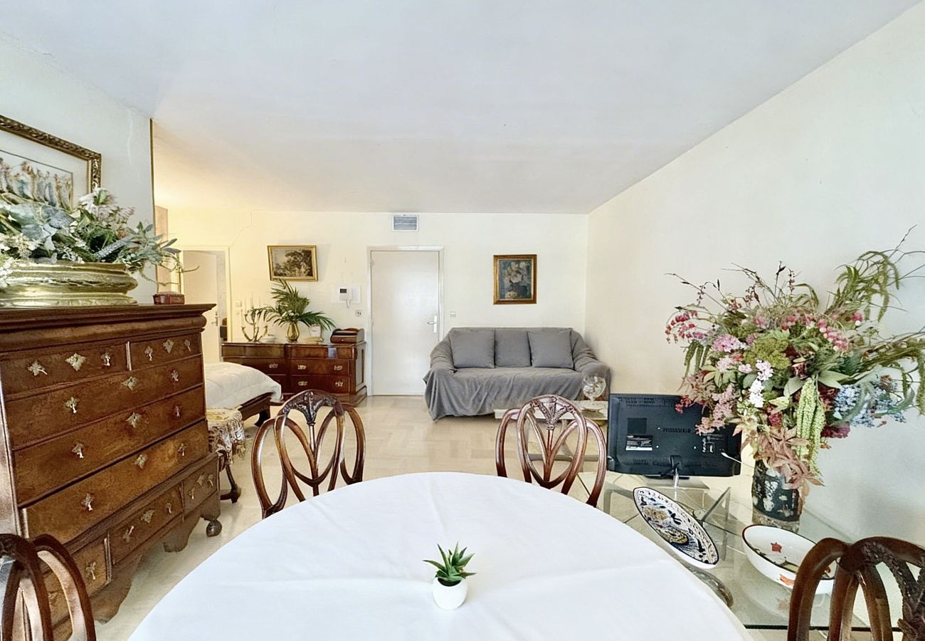 Studio à Cannes - Gray d'albion studio D vue mer de côté