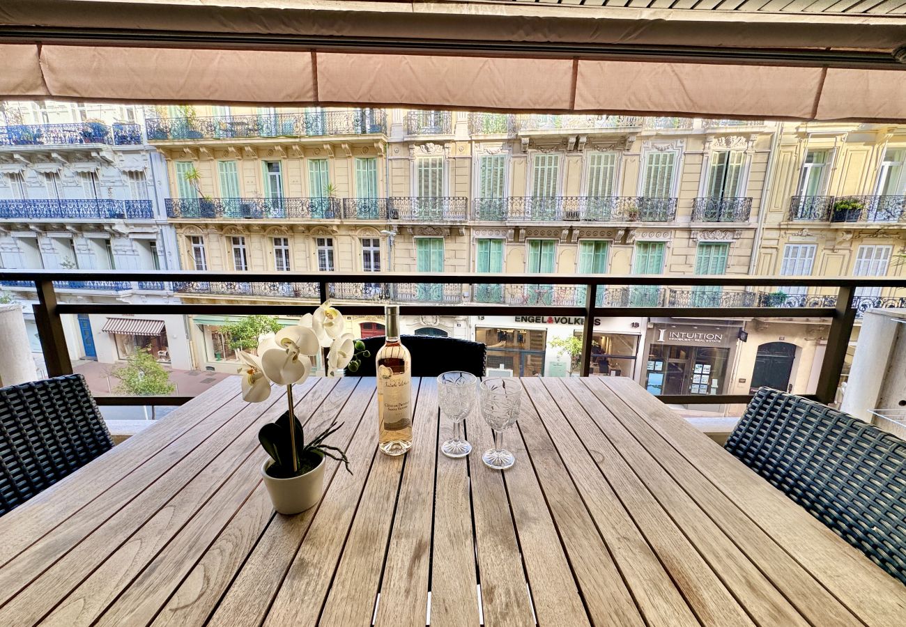 Studio à Cannes - Gray d'albion studio D vue mer de côté