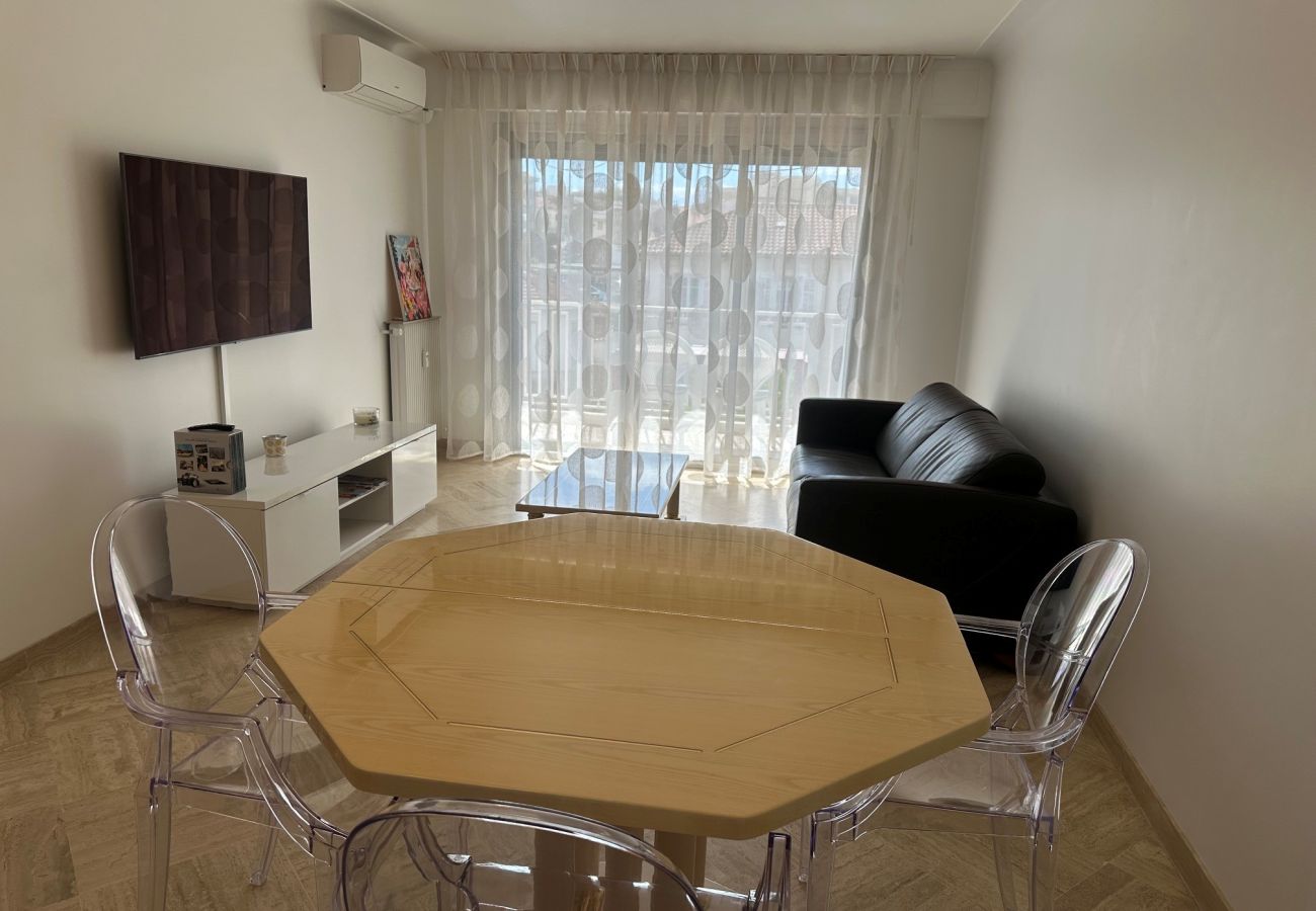 Appartement à Cannes - LE WINDSOR B