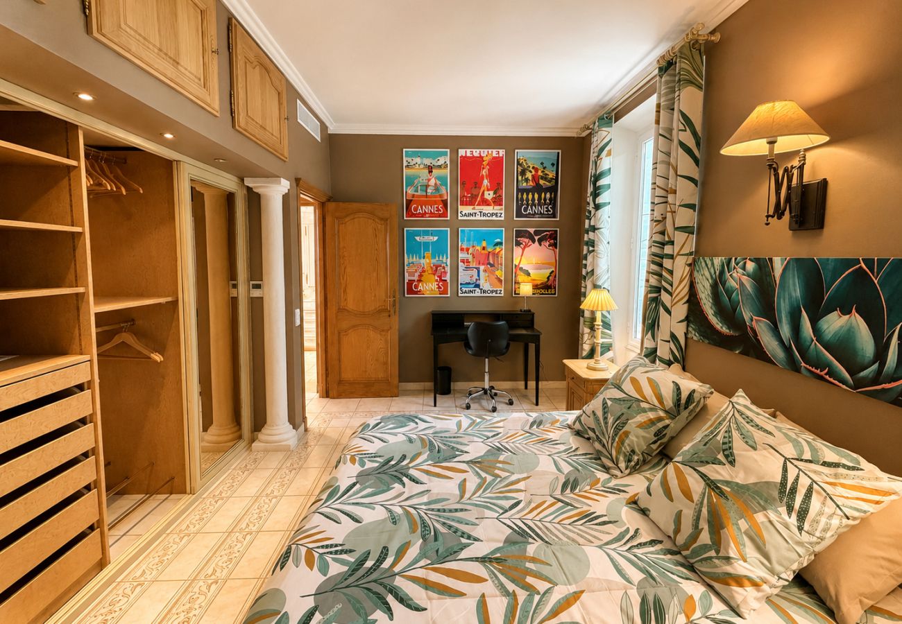Appartement à Cannes - La vigie / centre-ville vue mer face palais