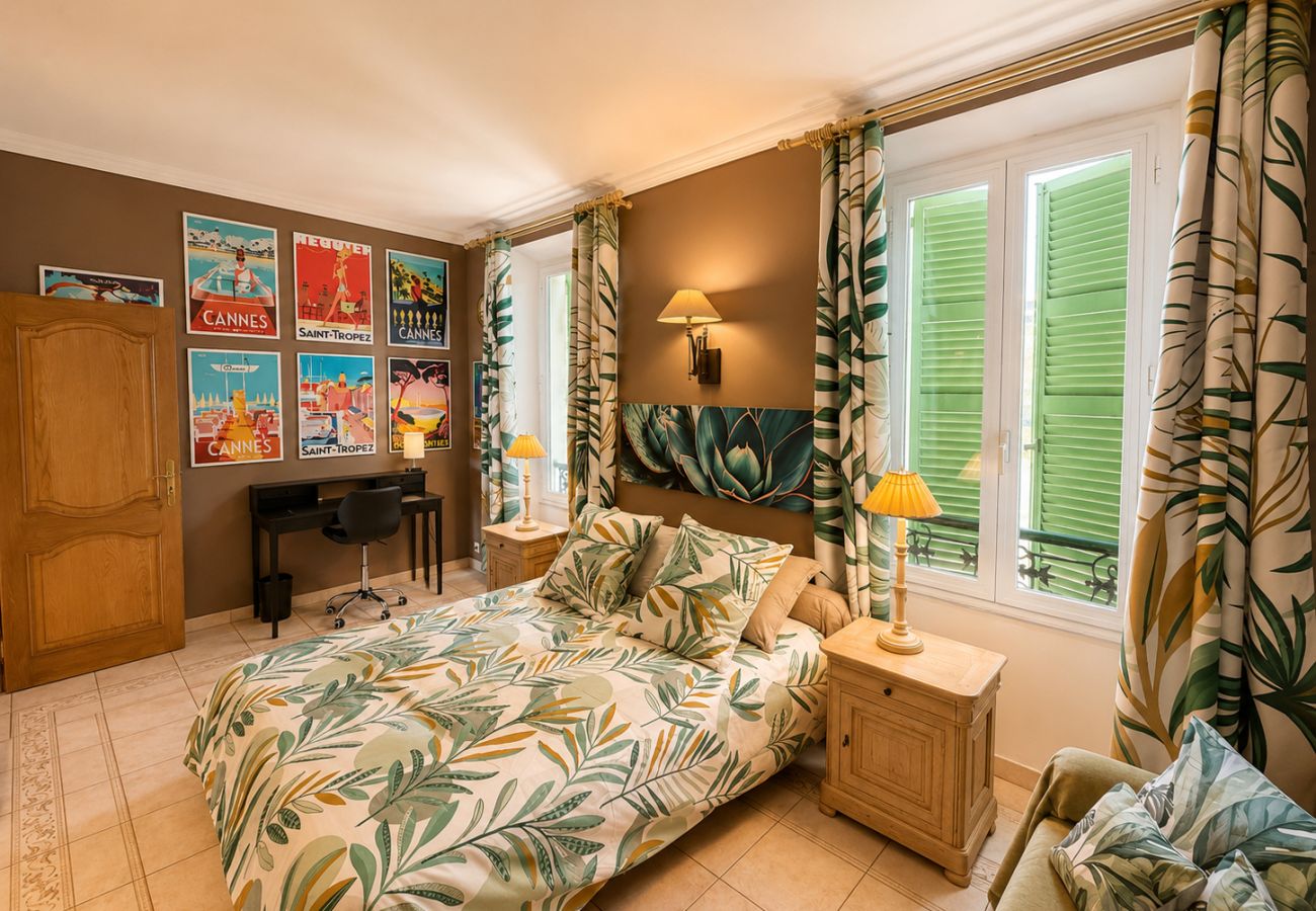 Appartement à Cannes - La vigie / centre-ville vue mer face palais